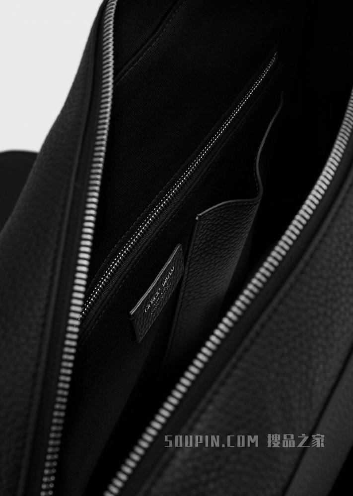 经典牛皮革斜挎包 | Giorgio Armani
