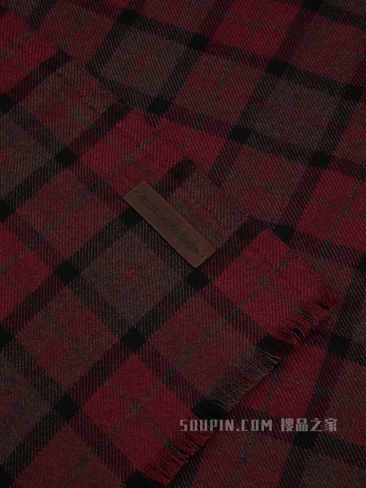 红色山羊绒及桑蚕丝混纺围巾