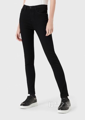 新春系列鹰纹贴布牛仔裤 | Emporio Armani