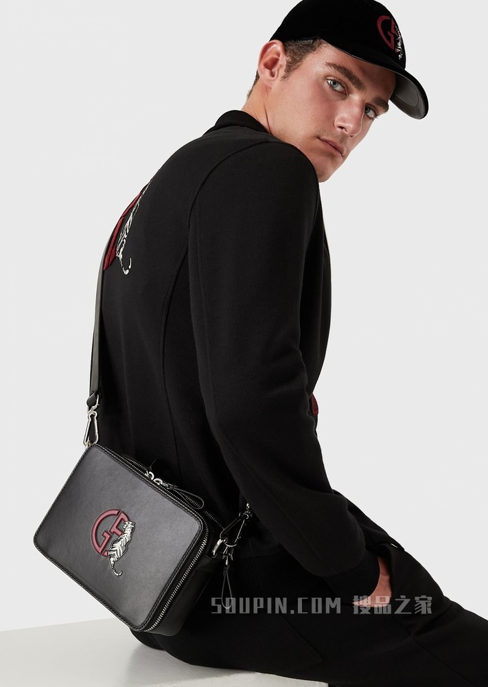 新春系列老虎图案皮革斜挎包 | Giorgio Armani