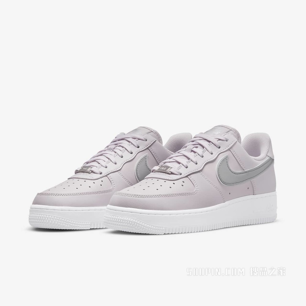 Nike Air Force 1 '07 ESS 女子运动鞋