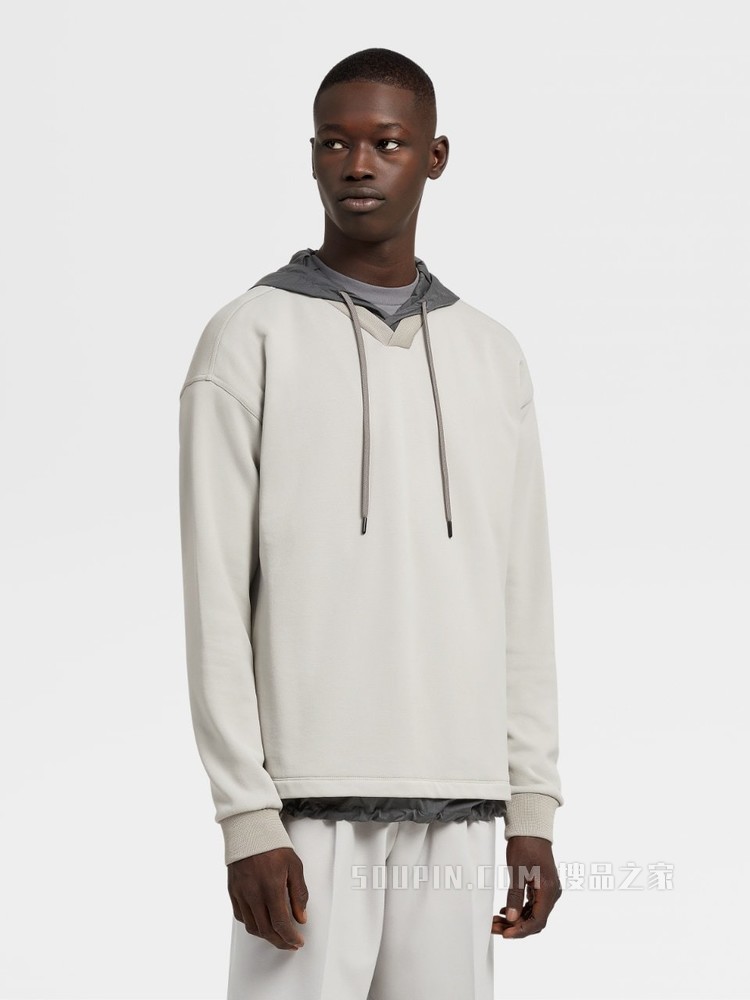 柔软棉质混纺面料 V 领连帽运动衫