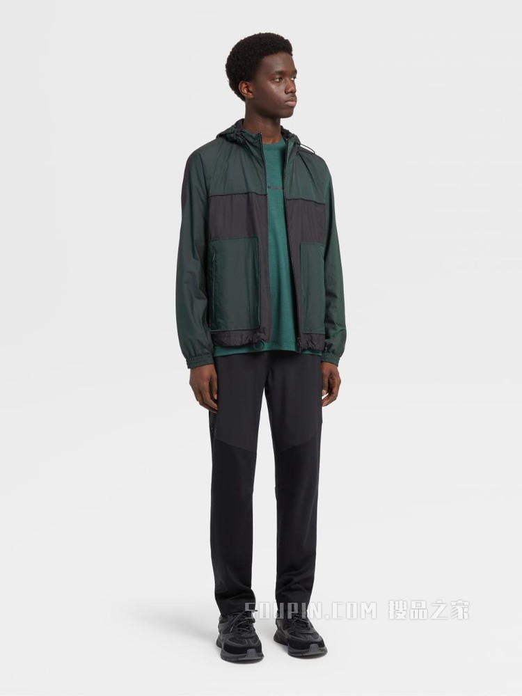 褶皱效果微纤维与 Techmerino™ 羊毛连帽夹克