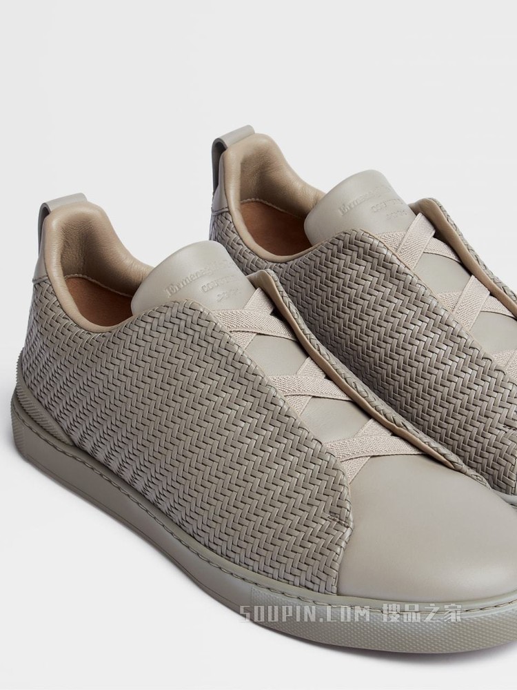 浅灰色 PELLE TESSUTA™ Triple Stitch 运动鞋