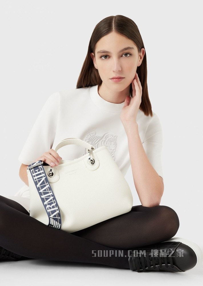 新春系列刺绣连衣裙 | Emporio Armani