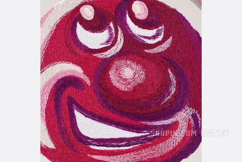 DIOR AND KENNY SCHARF 扇子 异国风情斑马木和桑蚕丝欧根纱刺绣搭配粉色玻璃珠饰与流苏