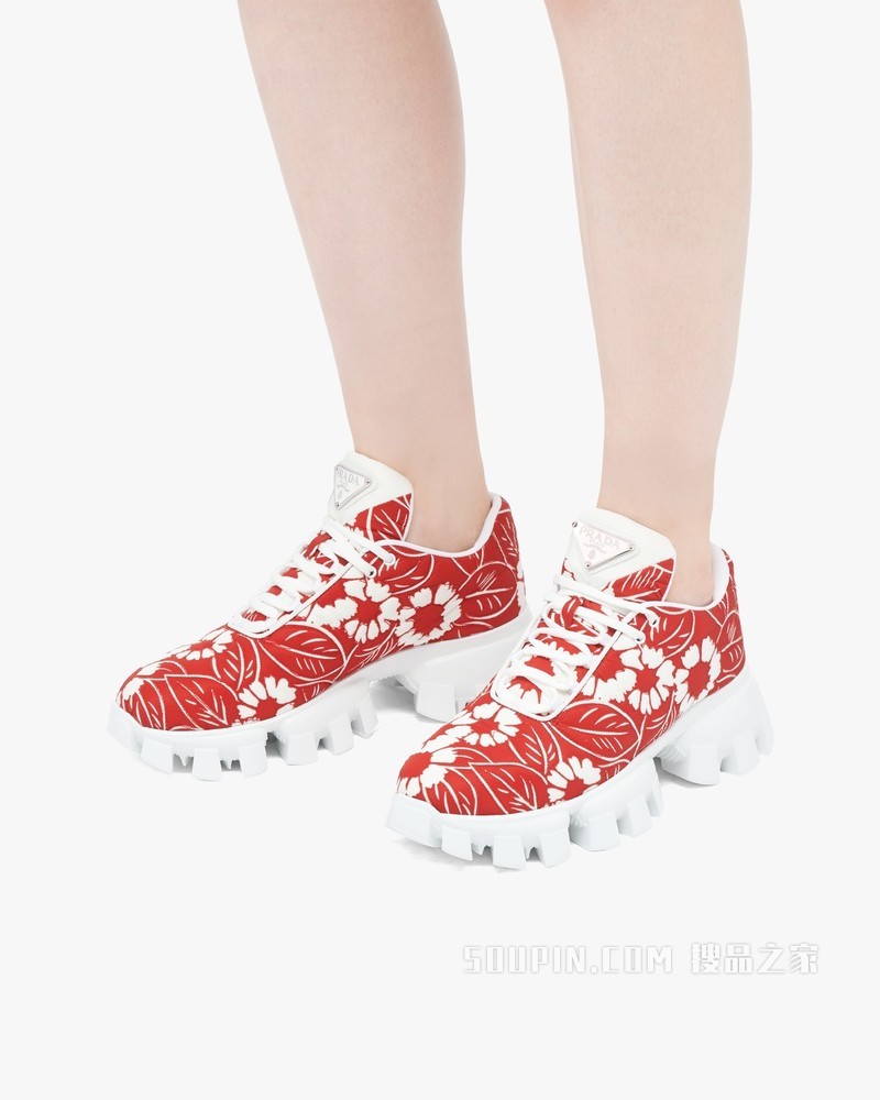 印花尼龙运动鞋