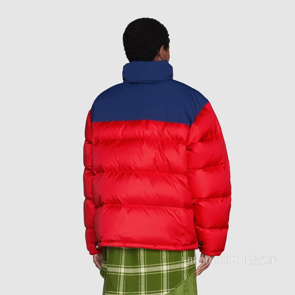 The North Face x Gucci联名系列羽绒夹克 红色和蓝色