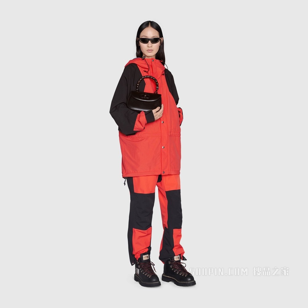 The North Face x Gucci联名系列风衣 黑色和红色