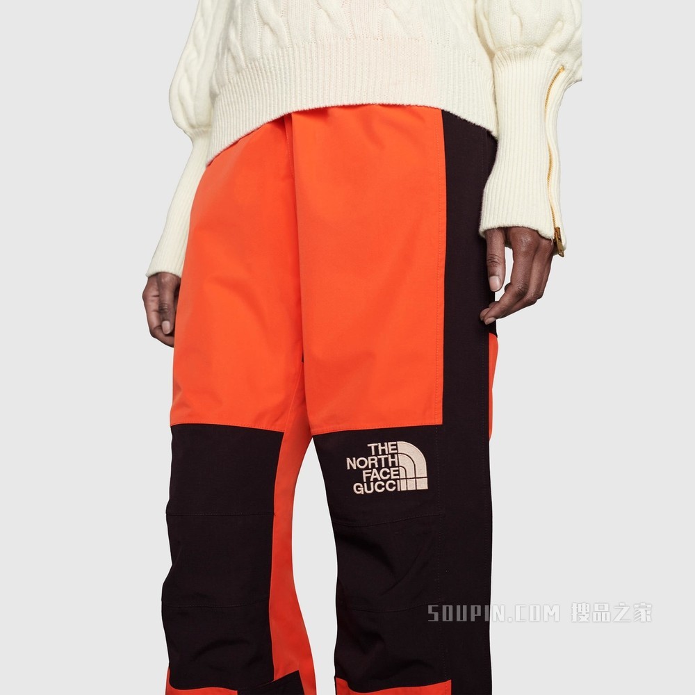 The North Face x Gucci联名系列尼龙长裤 橙色和黑色