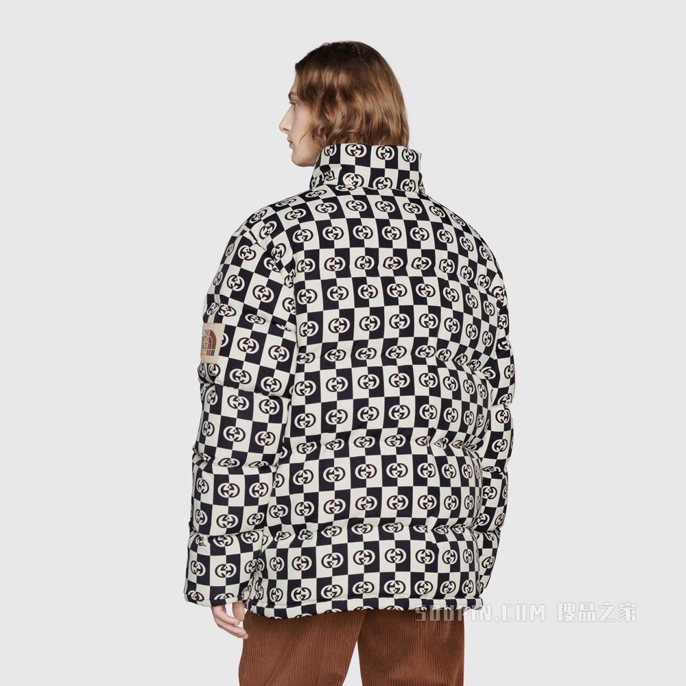 The North Face x Gucci联名系列羽绒夹克 象牙白色和黑色