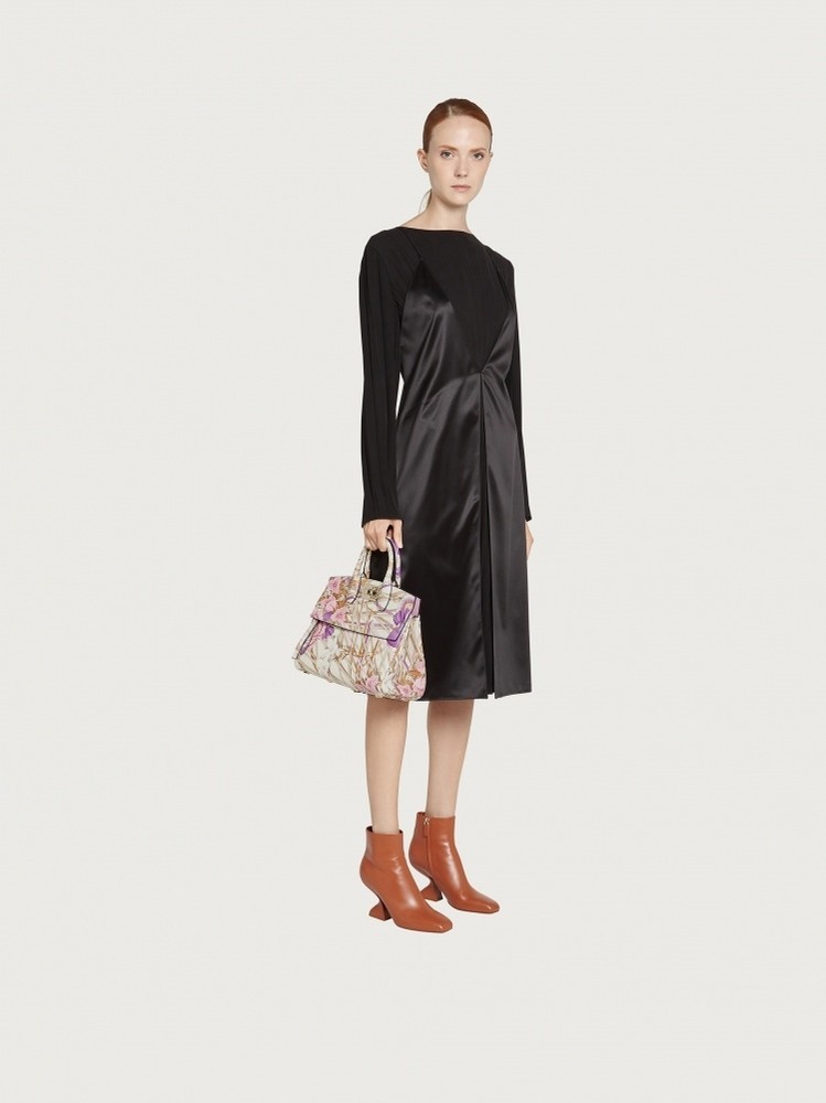 FERRAGAMO薄软绸印花STUDIO手袋
