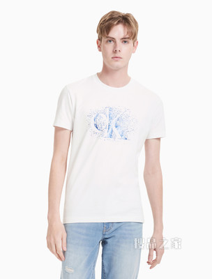 Calvin Klein 男装时尚数码像素层叠LOGO圆领短袖T恤 J318156