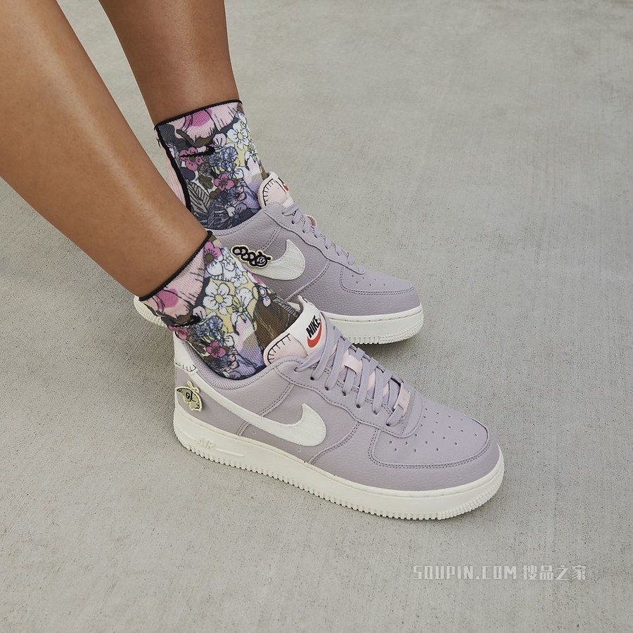 Nike Air Force 1 '07 SE NN 女子运动鞋