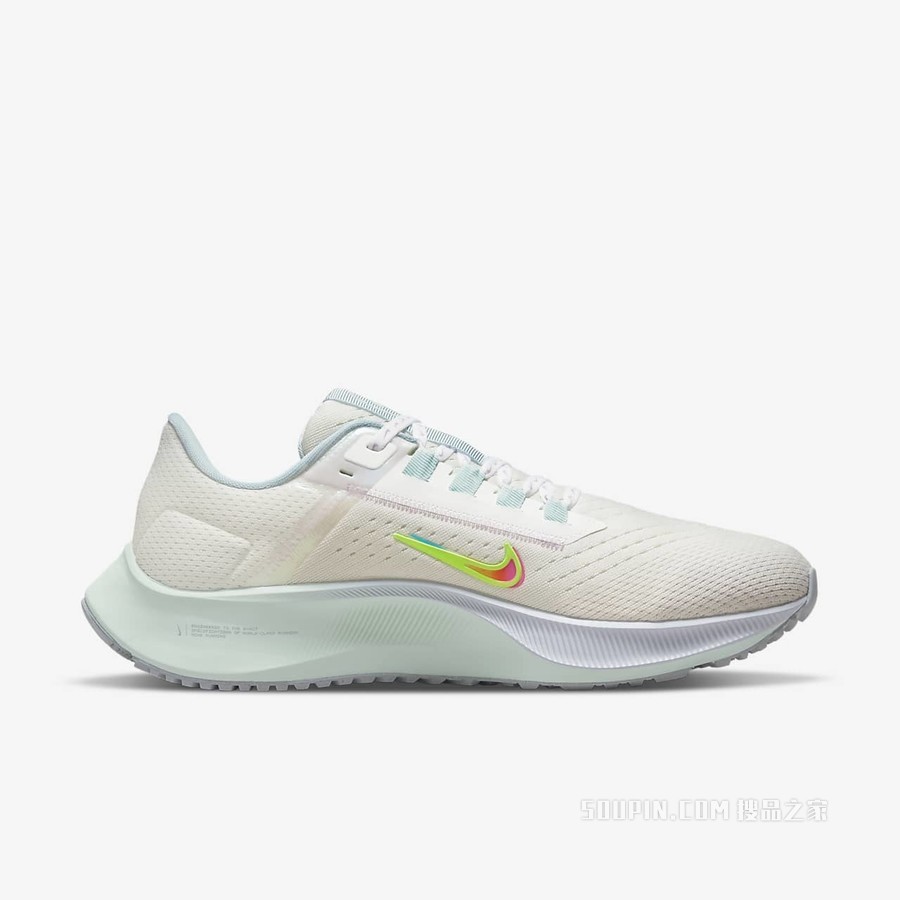 Nike Air Zoom Pegasus 38 PRM 女子跑步鞋