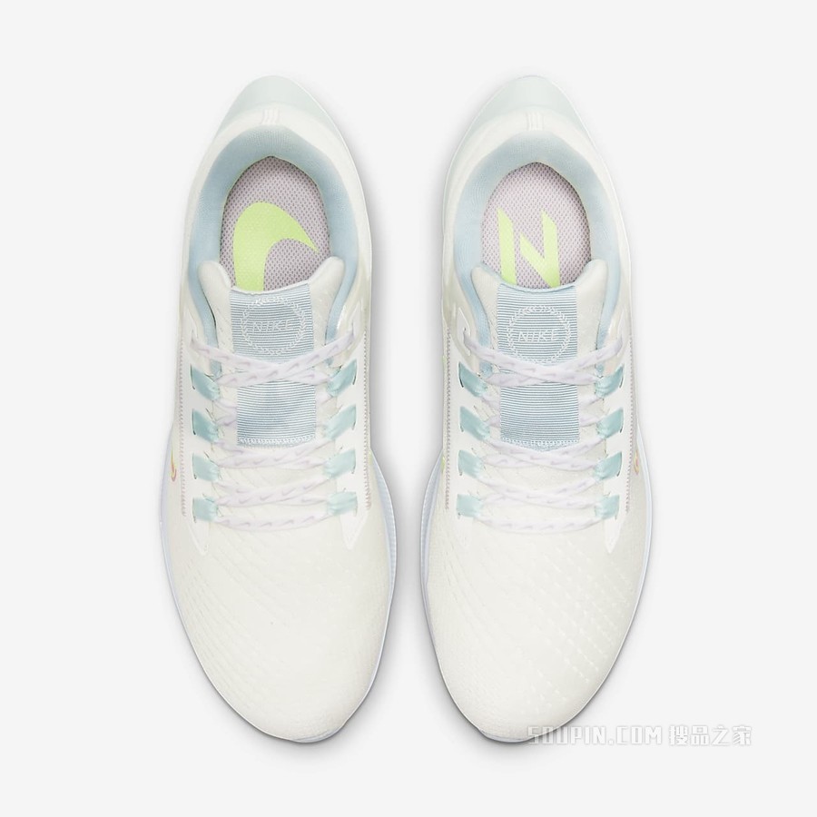 Nike Air Zoom Pegasus 38 PRM 女子跑步鞋
