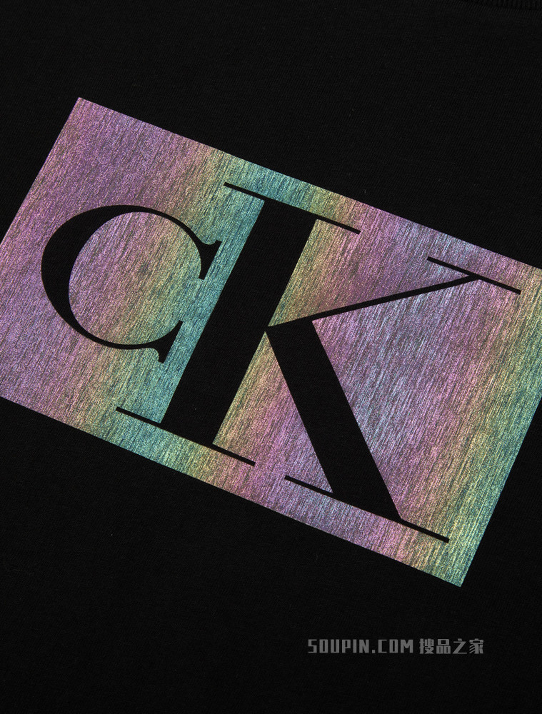Calvin Klein 女士圆领纯棉镂空字母渐变印花短袖T恤ZW01698