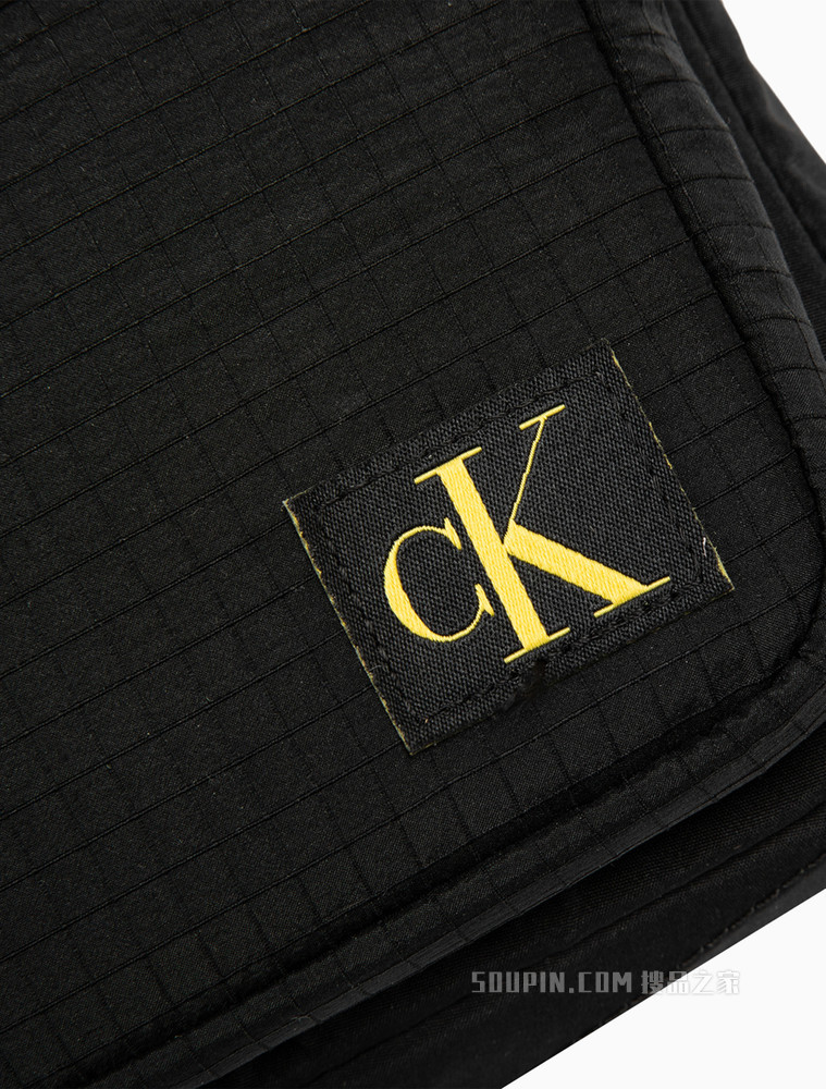 Calvin Klein 男士经典拉链荧光色LOGO织标单肩斜挎包HH3080