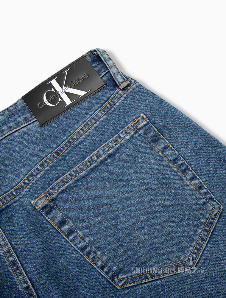 Calvin Klein 男士复古直筒LOGO贴片中蓝水洗牛仔裤J320686