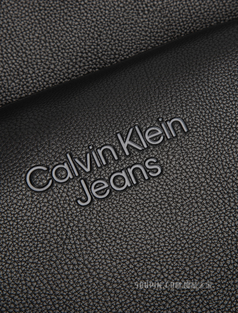 Calvin Klein 男士时尚校园风拉链大容量LOGO双肩背包HH3063