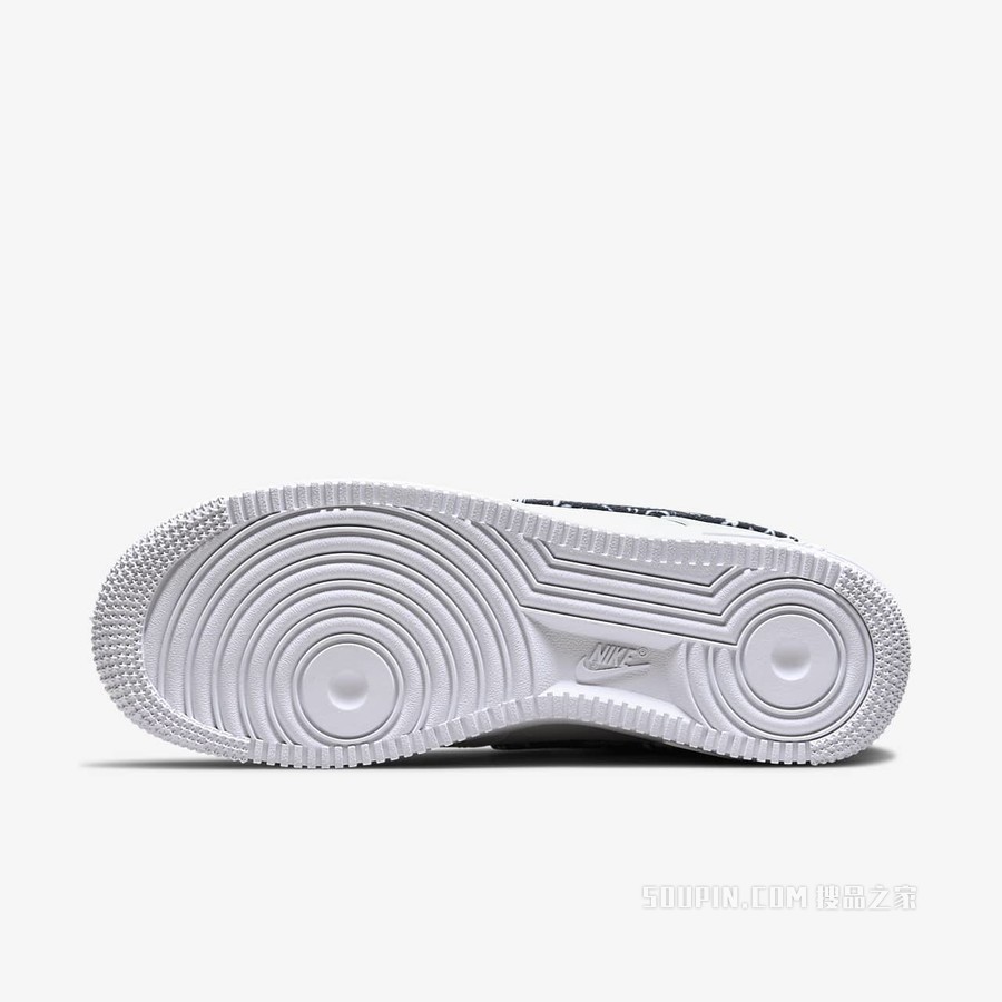 Nike Air Force 1 '07 ESS 女子运动鞋