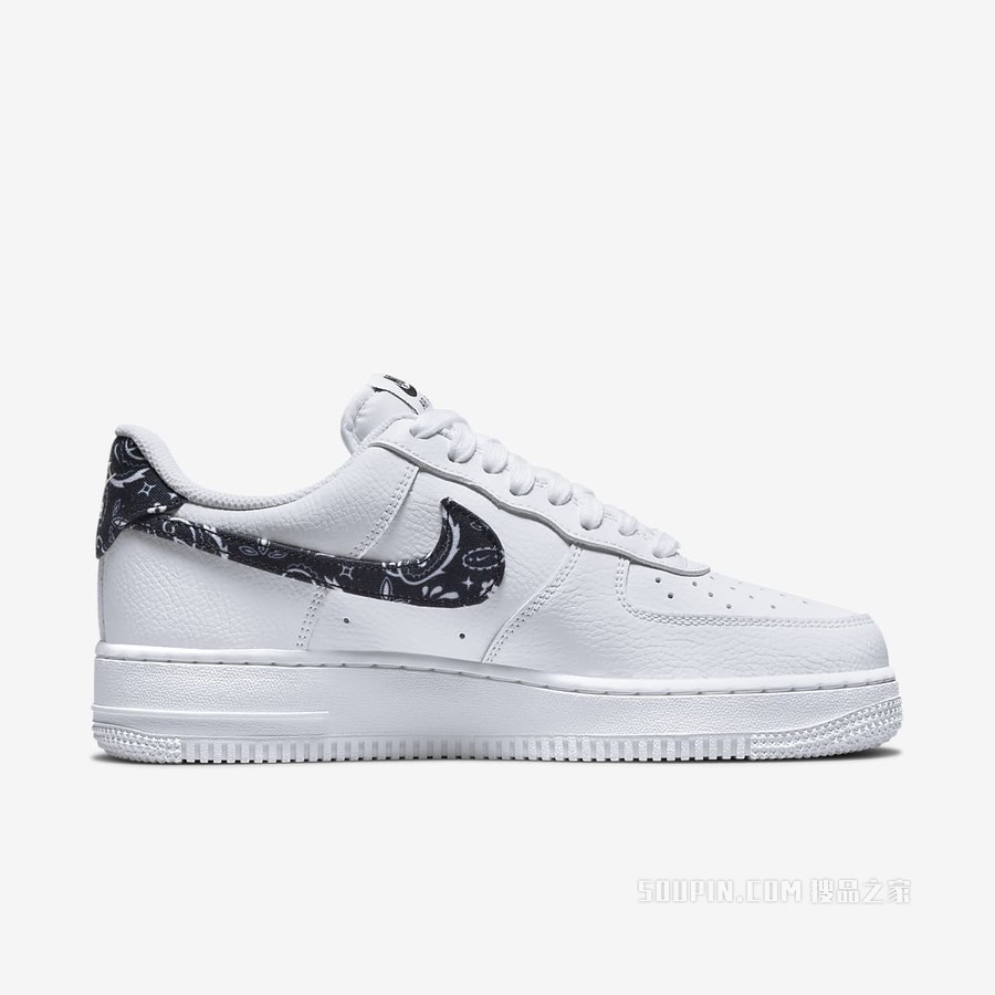 Nike Air Force 1 '07 ESS 女子运动鞋