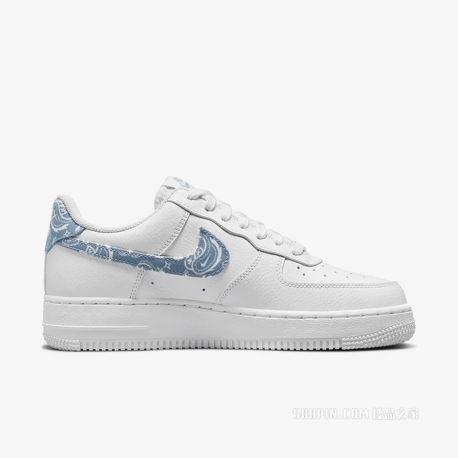 Nike Air Force 1 '07 ESS 女子运动鞋