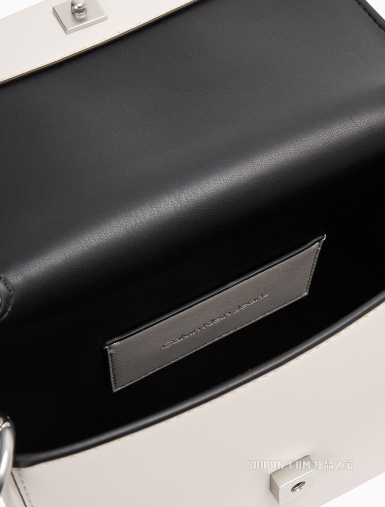 【情人节礼物】Calvin Klein 女士可卸肩带压纹翻盖单肩包DH3106