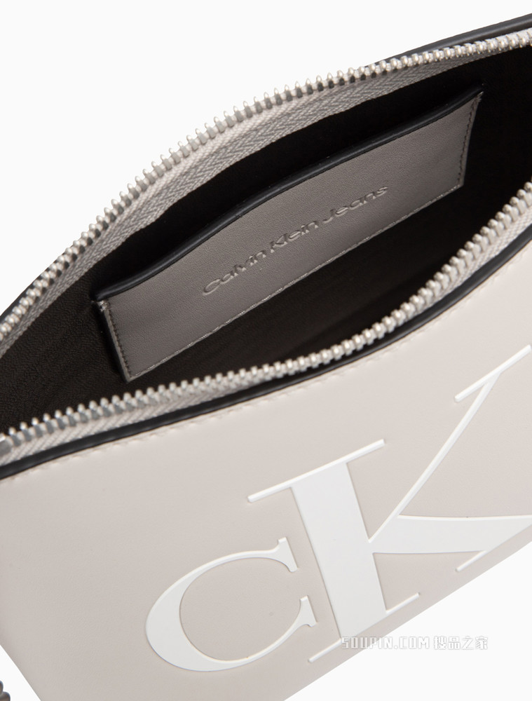 【情人节礼物】Calvin Klein 女士哑光压纹LOGO单肩斜挎包DH3104