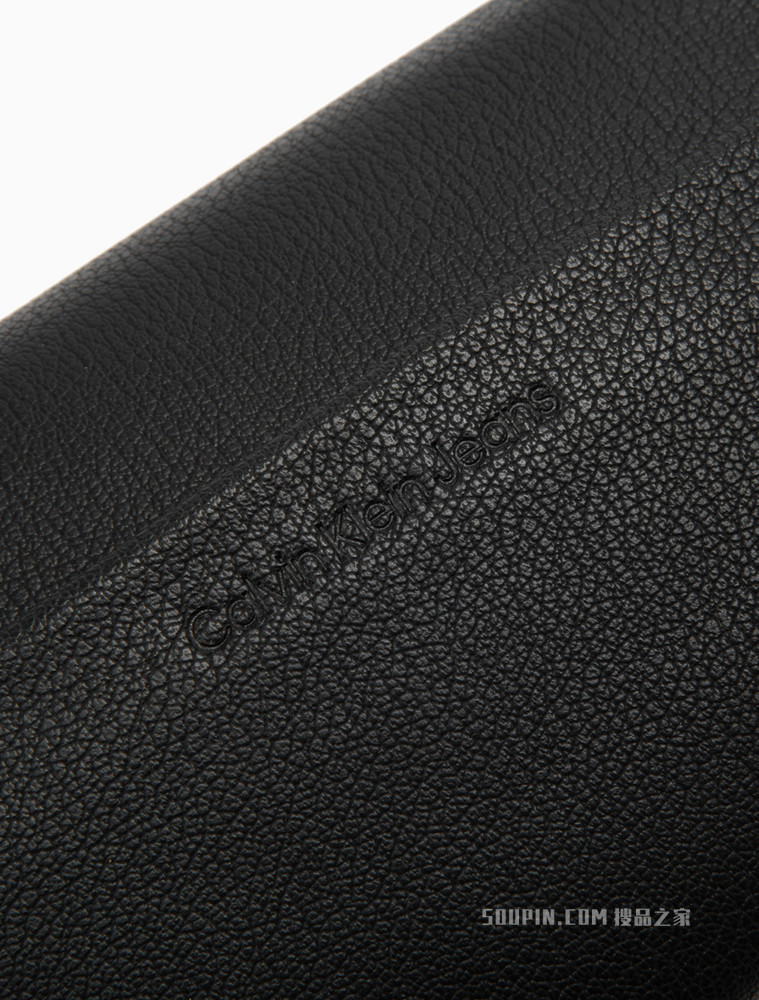 Calvin Klein女包 时尚小巧翻盖式链条金属LOGO迷你手机挎包DP1554