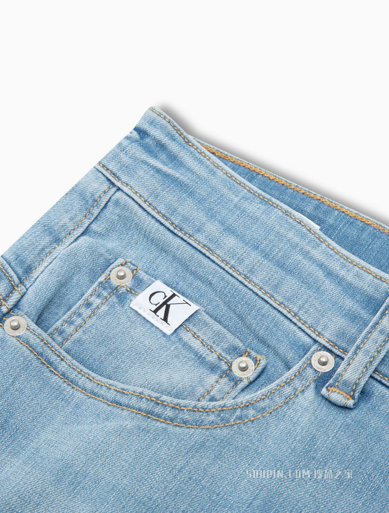 Calvin Klein 男士时尚合体版LOGO织标弹力水洗牛仔裤J320687
