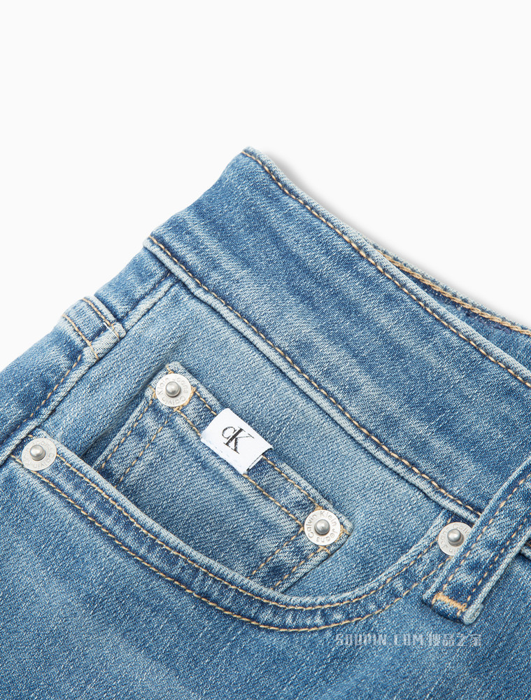 Calvin Klein 女士修身直筒中蓝水洗弹力九分牛仔裤J219161