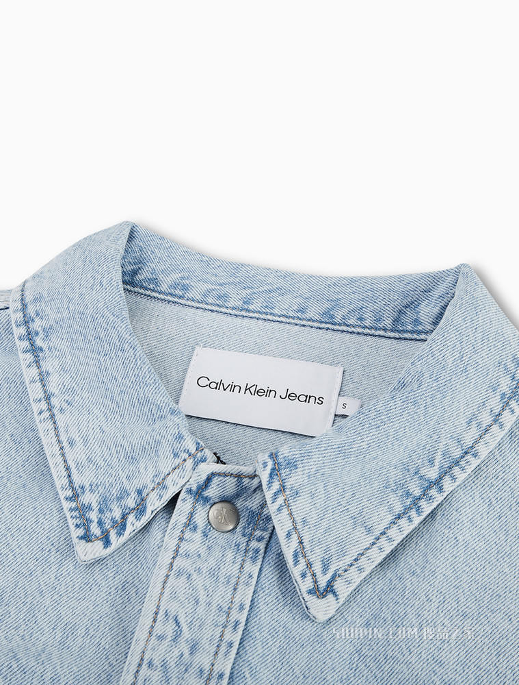 Calvin Klein 女士翻领掀扣纯棉LOGO织布标牛仔衬衫J218490
