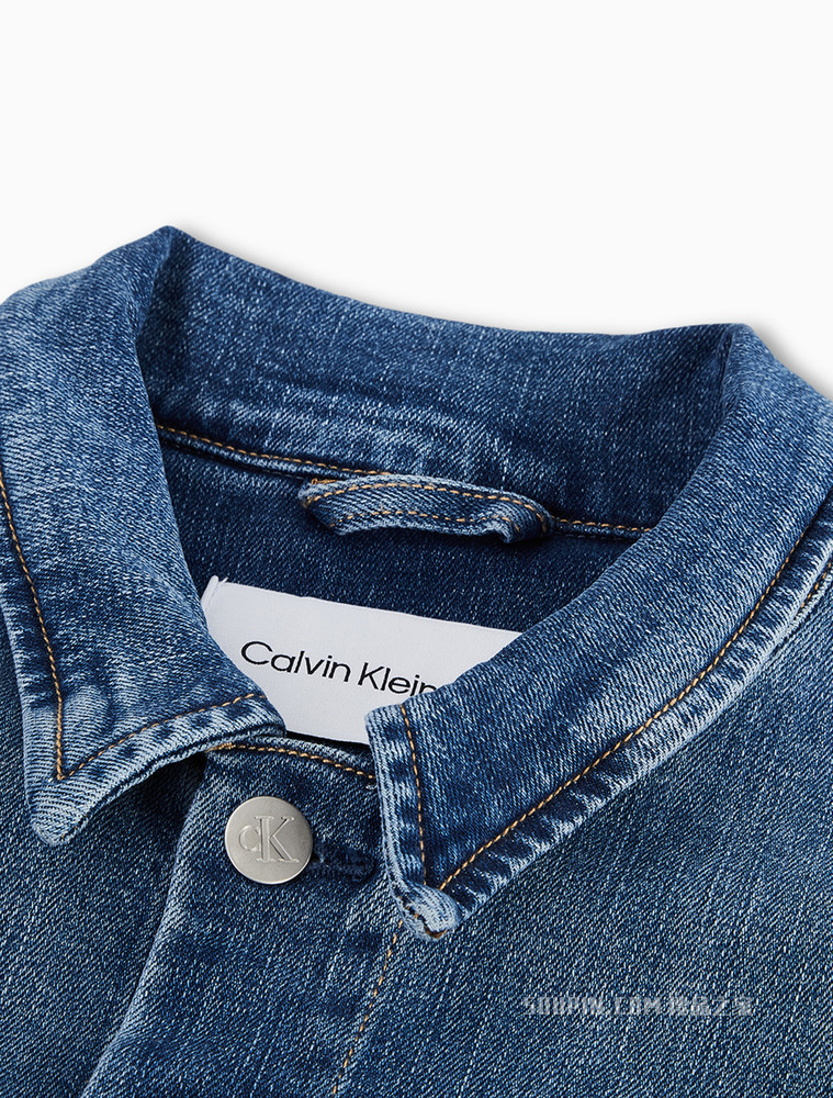Calvin Klein 男士翻领铆钉排扣LOGO贴片牛仔外套J319794