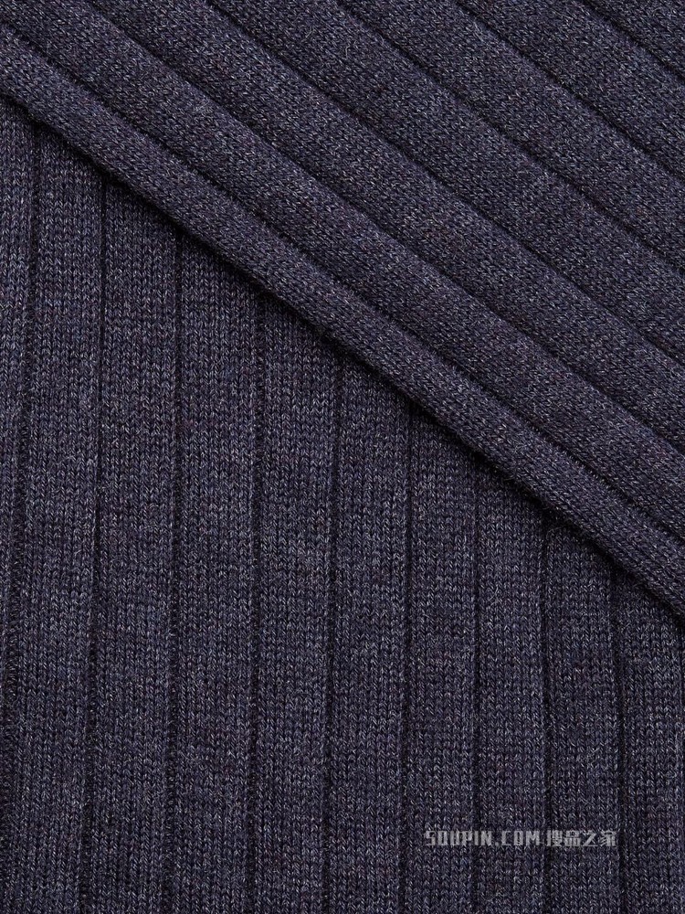 海军蓝天然棉、山羊绒及混纺材质中筒袜