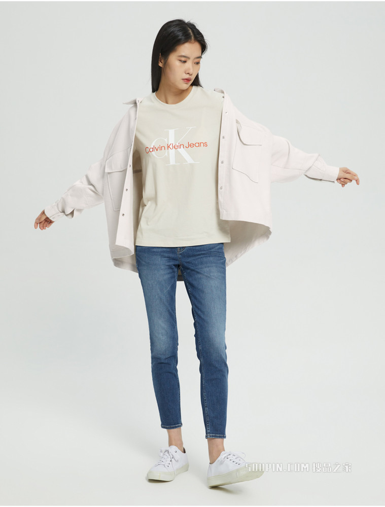 Calvin Klein 女士休闲圆领纯棉刺绣印花短袖T恤J218885