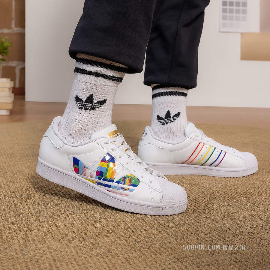 SUPERSTAR PRIDE 经典运动鞋