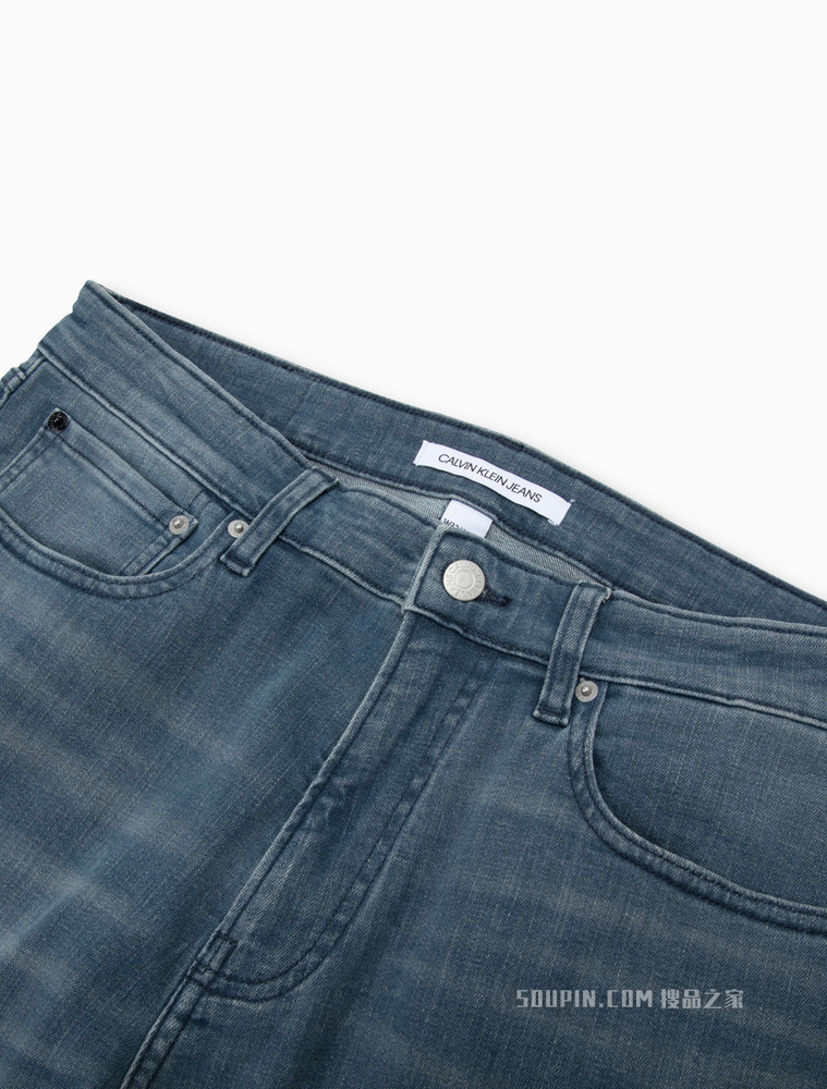 Calvin Klein 男士时尚合体版LOGO贴片水洗牛仔裤J320672