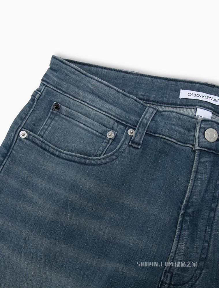 Calvin Klein 男士时尚合体版LOGO贴片水洗牛仔裤J320672