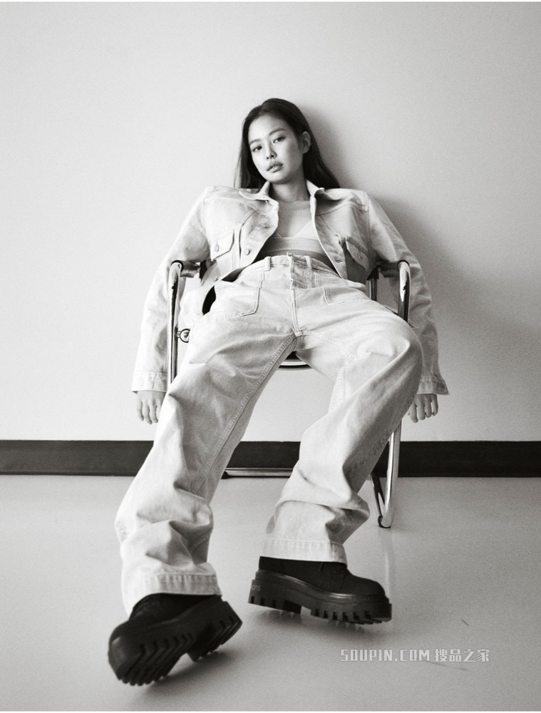 【JENNIE同款】Calvin Klein 男女同款复古直筒牛仔裤40668ST