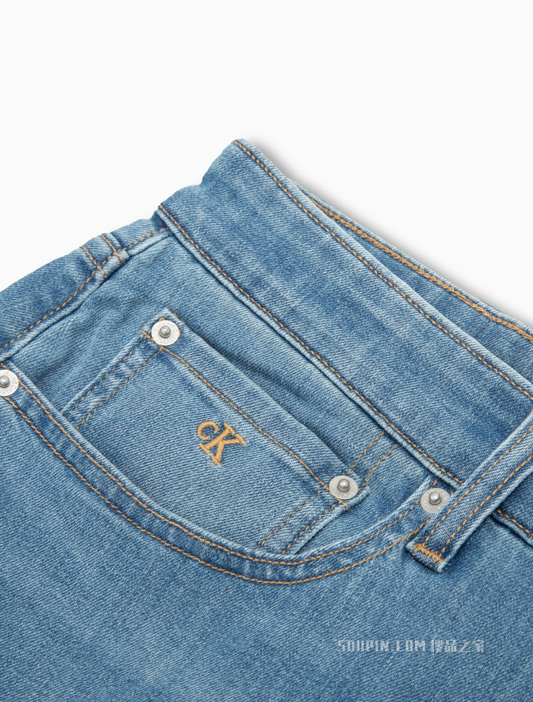 Calvin Klein 男士时尚刺绣LOGO翻折裤脚牛仔短裤J320669