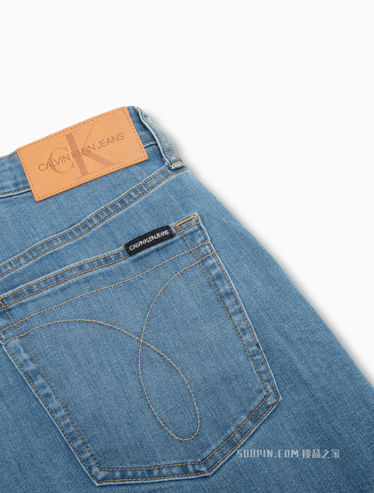 Calvin Klein 男士时尚刺绣LOGO翻折裤脚牛仔短裤J320669
