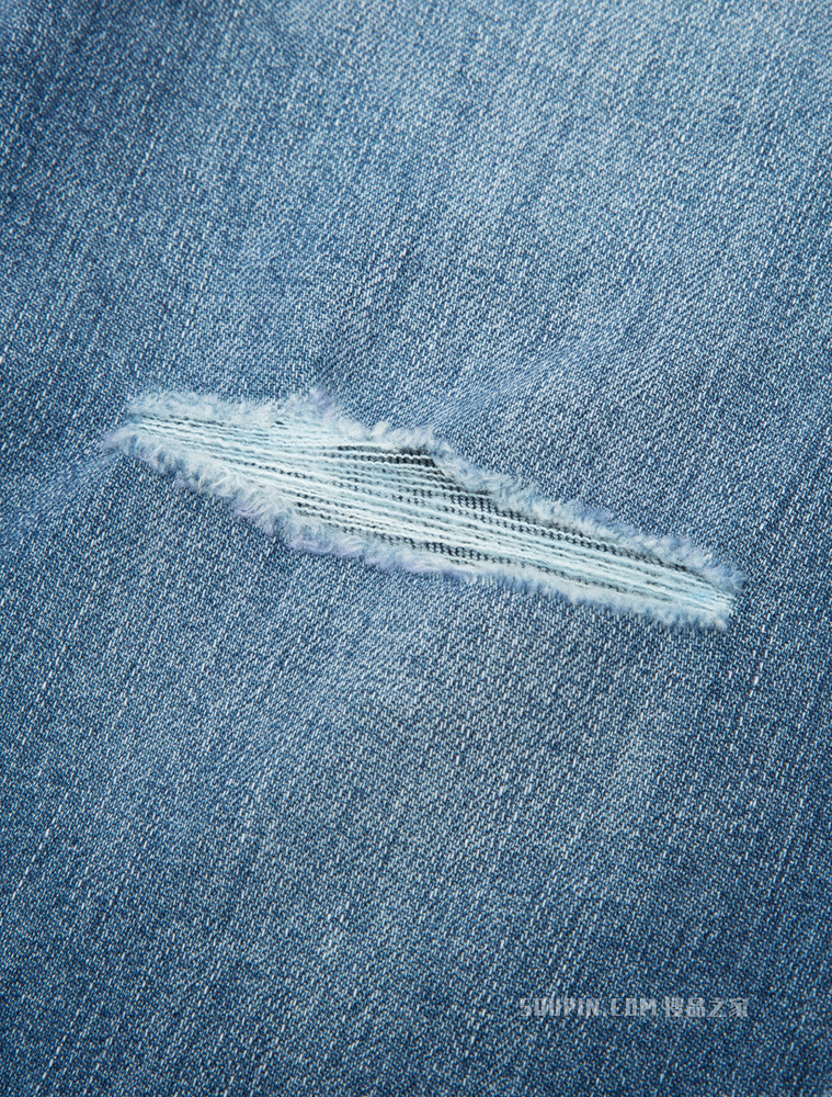 Calvin Klein 女士时尚合体刺绣破洞弹力九分牛仔裤J218736