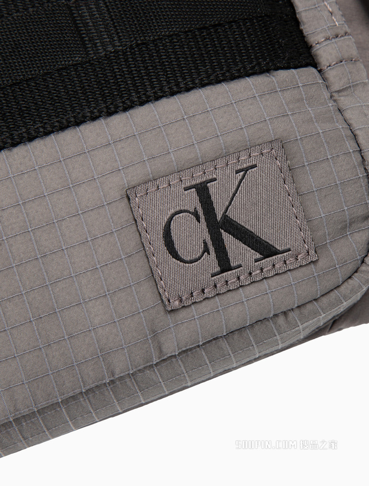 Calvin Klein 男士可调节插扣拉链LOGO织标经典腰包HH3079