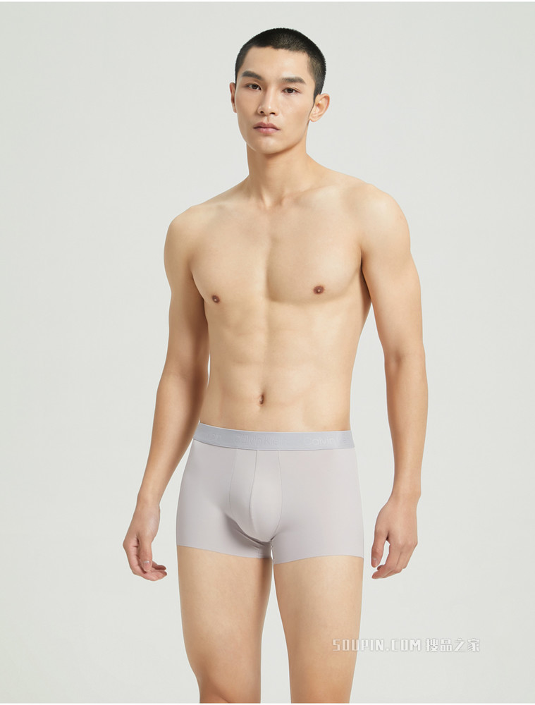 【黑标系列】Calvin Klein 男士压纹LOGO腰边无痕光滑贴身平角内裤NB2765