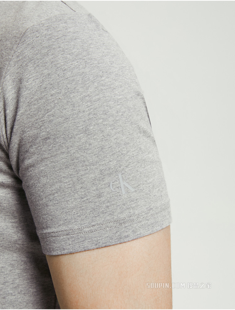 Calvin Klein 男士休闲圆领撞色LOGO修身短袖T恤J320931