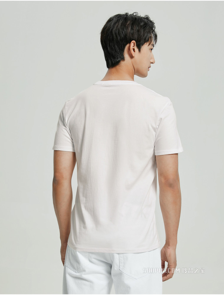 Calvin Klein 男士圆领纯棉交叠LOGO贴布袋短袖T恤ZM01883