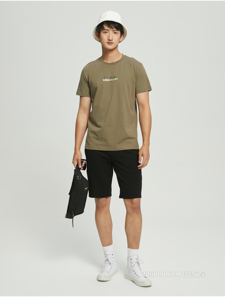 Calvin Klein 男士休闲圆领纯棉简约印花LOGO短袖T恤J320570