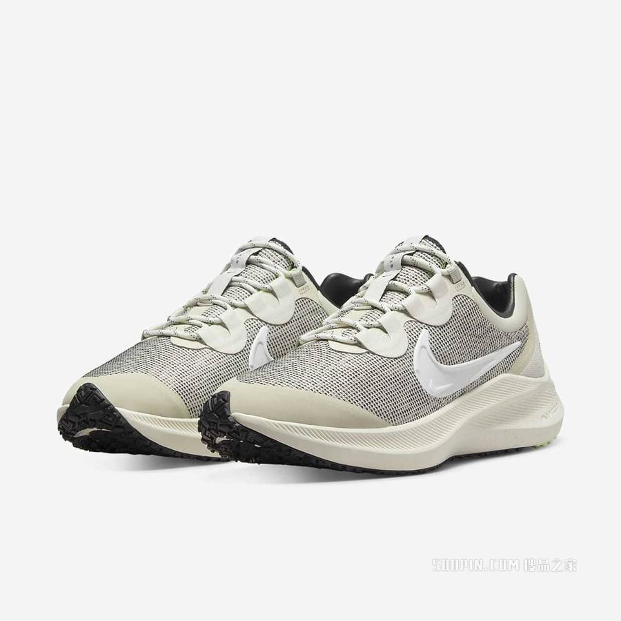 Nike Zoom Winflo 8 Shield 男子跑步鞋