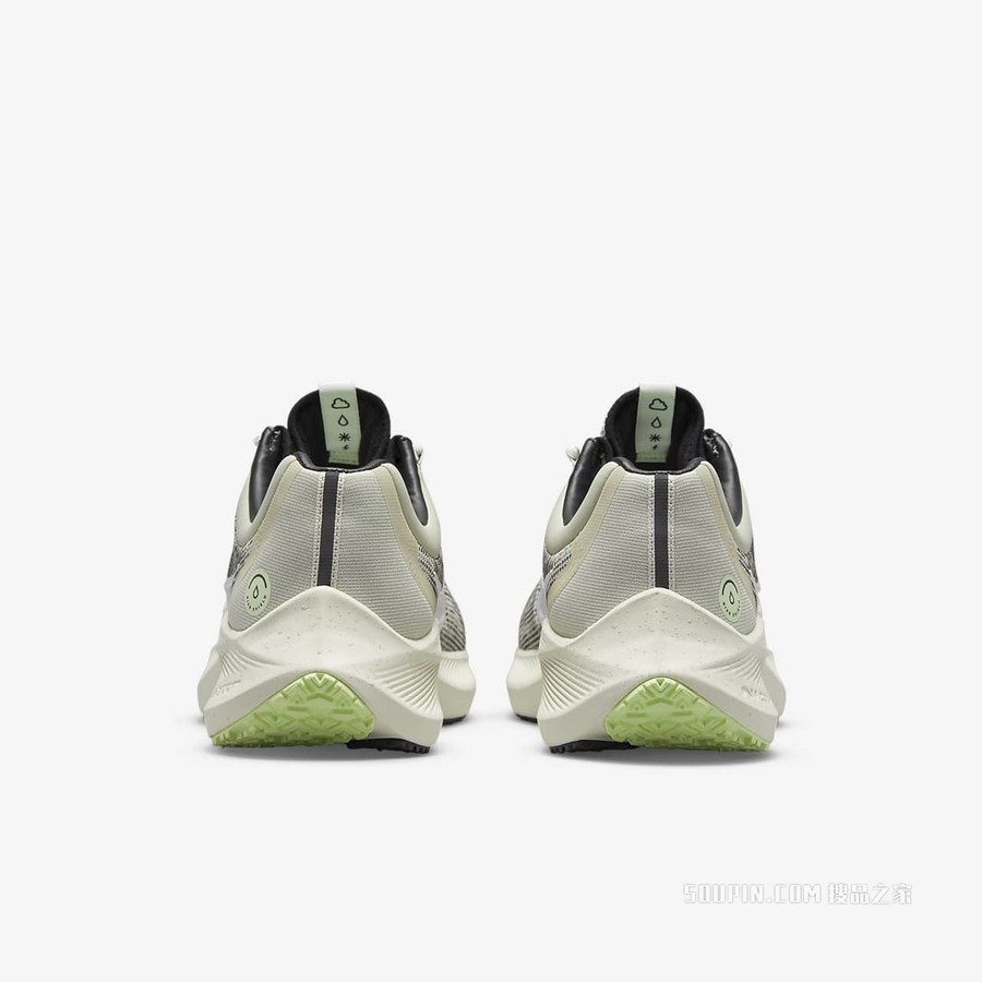 Nike Zoom Winflo 8 Shield 男子跑步鞋